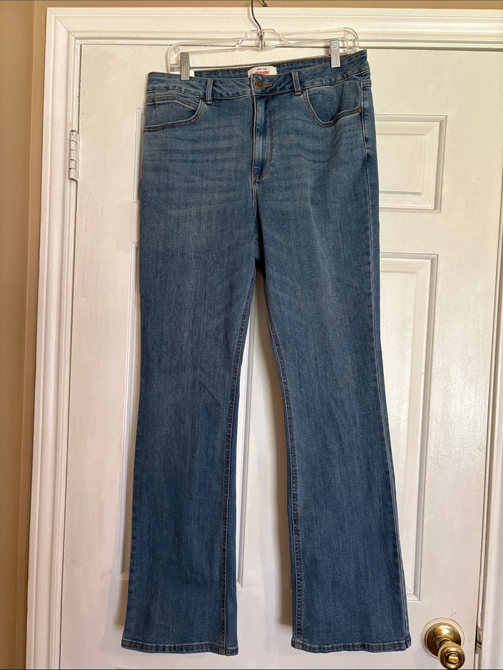 Wrangler high rise boot cut free to stretch jeans - NWT!